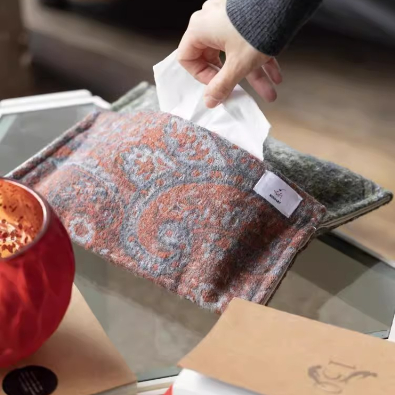 Embroidery In Indonesia - Kotak tisu bordir relief motif paisley
