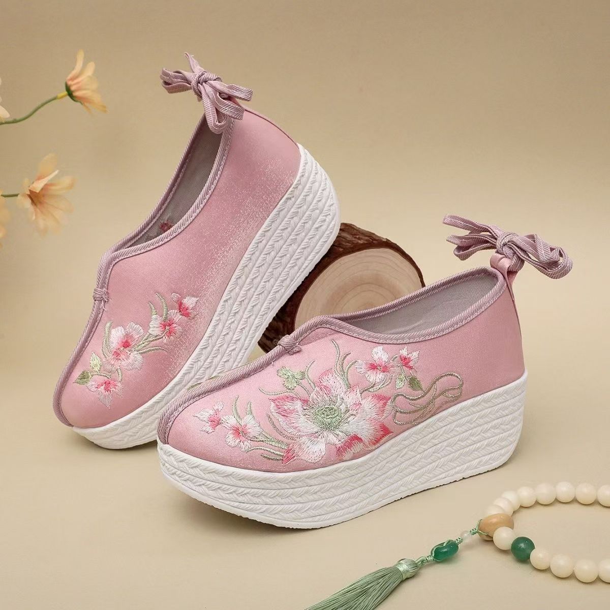 Embroidery Style - Sepatu Wanita Gaya Etnik Wedges Bordir