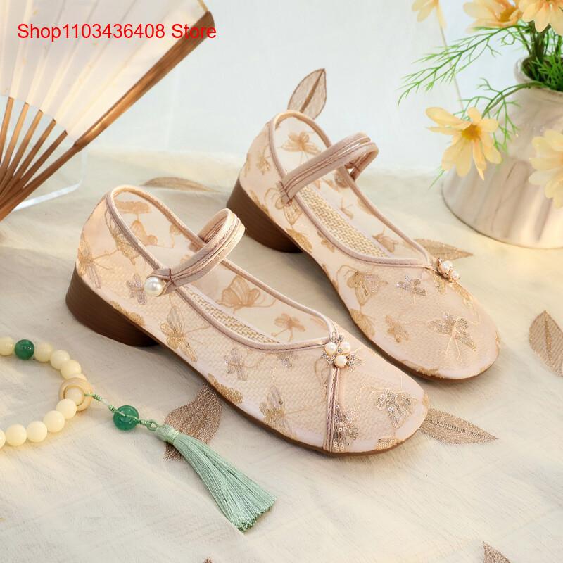 Sepatu Hak Rendah Jaring Baru  - Embroidery Style ulasan dan harga