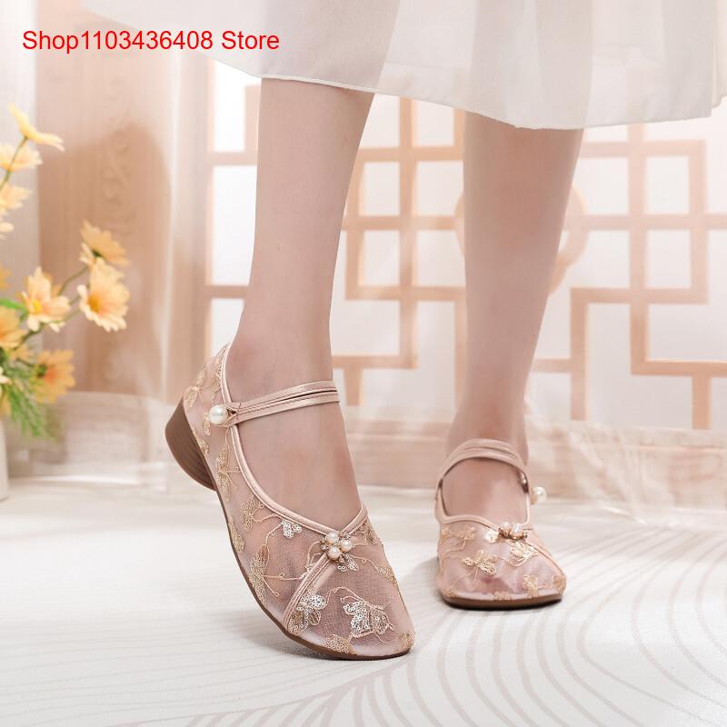 Sepatu Hak Rendah Jaring Baru  - Embroidery Style ulasan dan harga