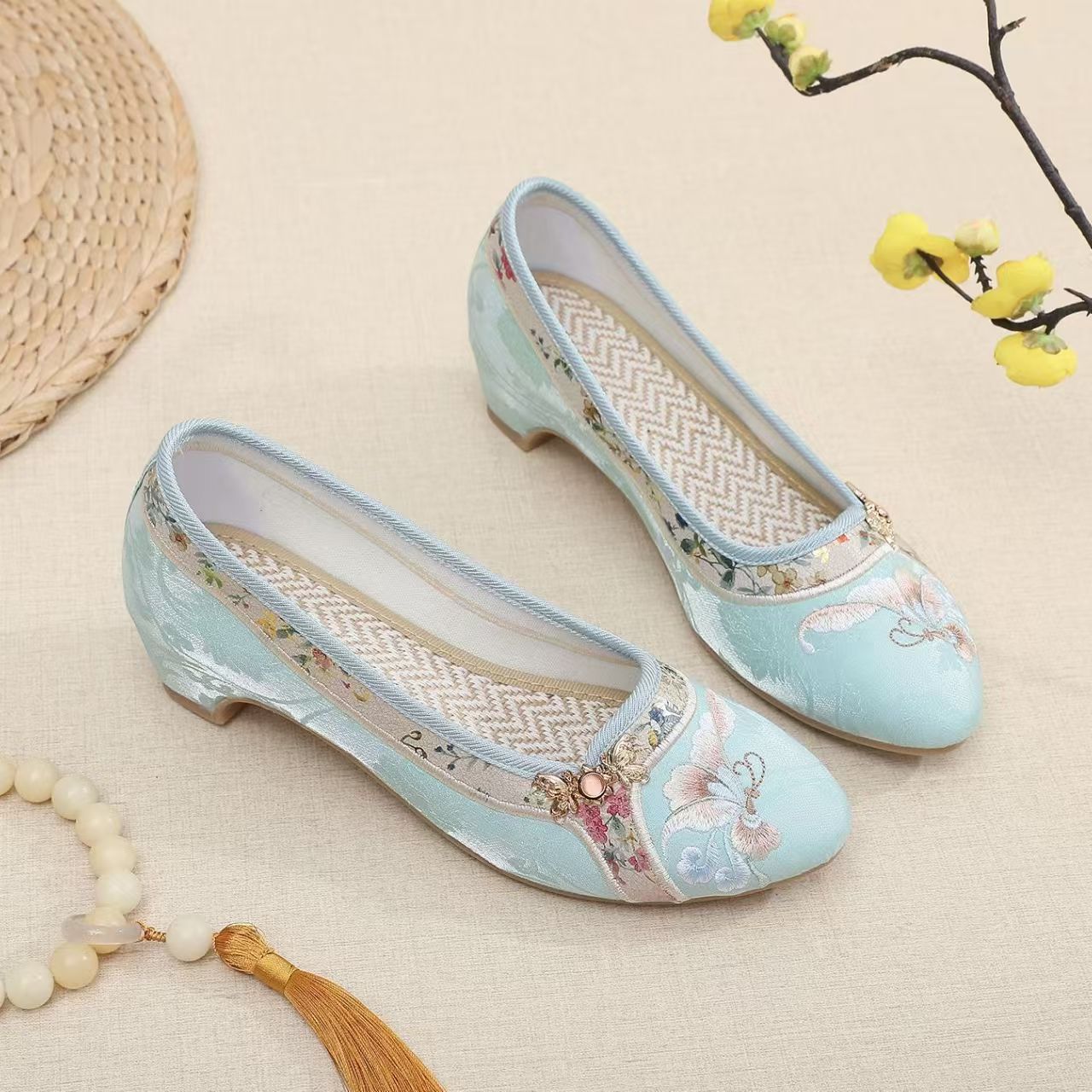 Sepatu Cheongsam Bordir Hak Re - Embroidery Style ulasan dan harga