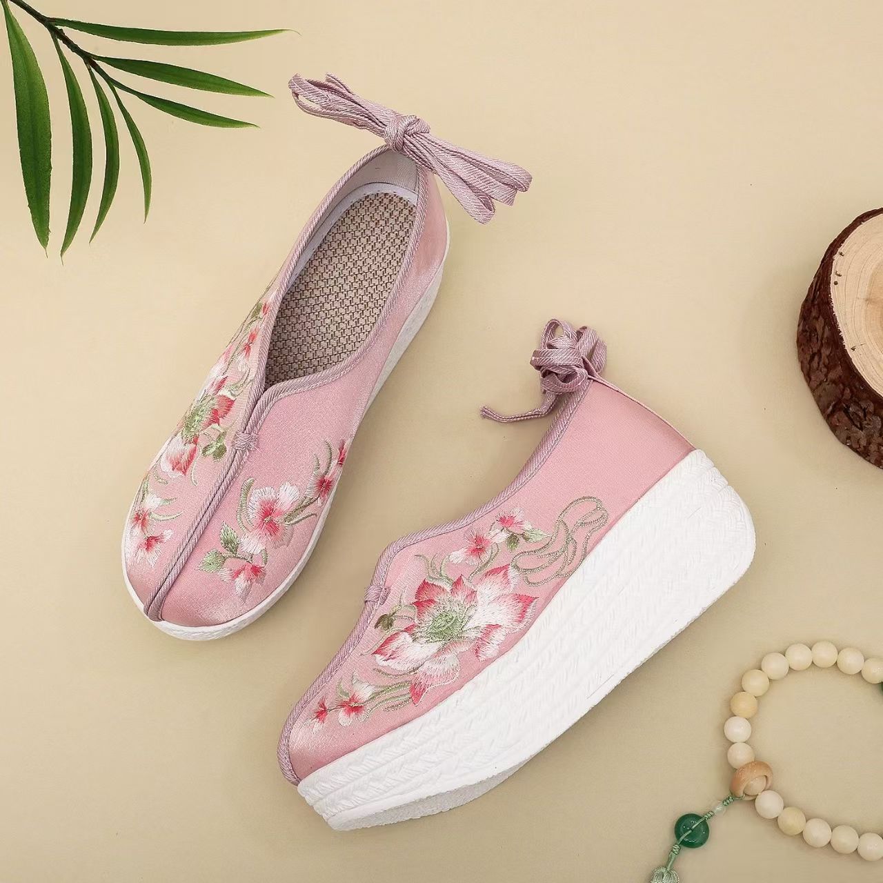 Sepatu Wanita Gaya Etnik Wedge - Embroidery Style ulasan dan harga