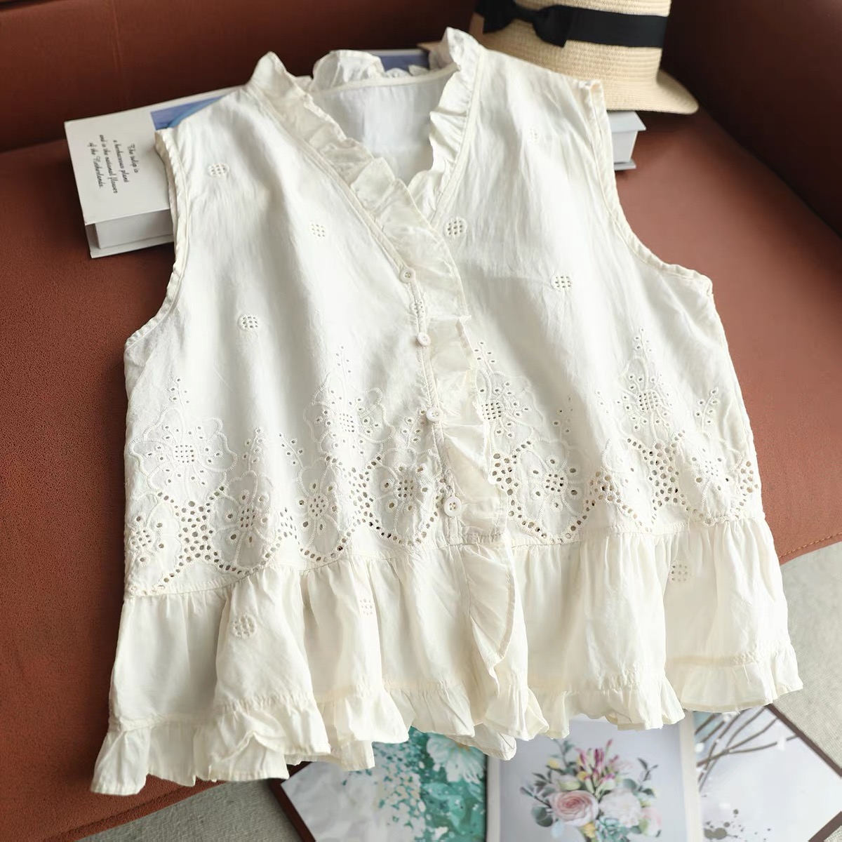 Atasan Wanita Tanpa Lengan Mod - Embroidery Eyelet ulasan dan harga