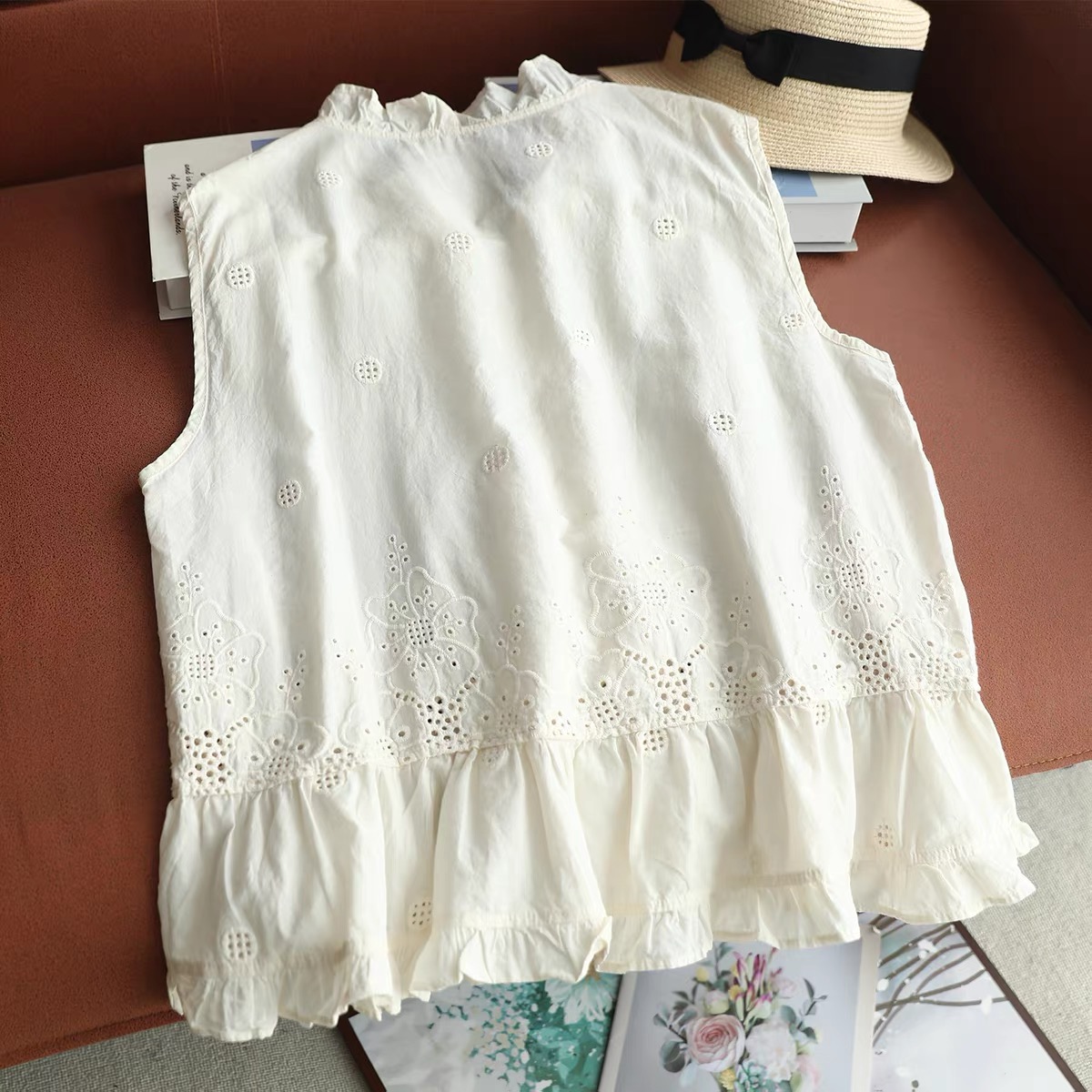 Atasan Wanita Tanpa Lengan Mod - Embroidery Eyelet ulasan dan harga