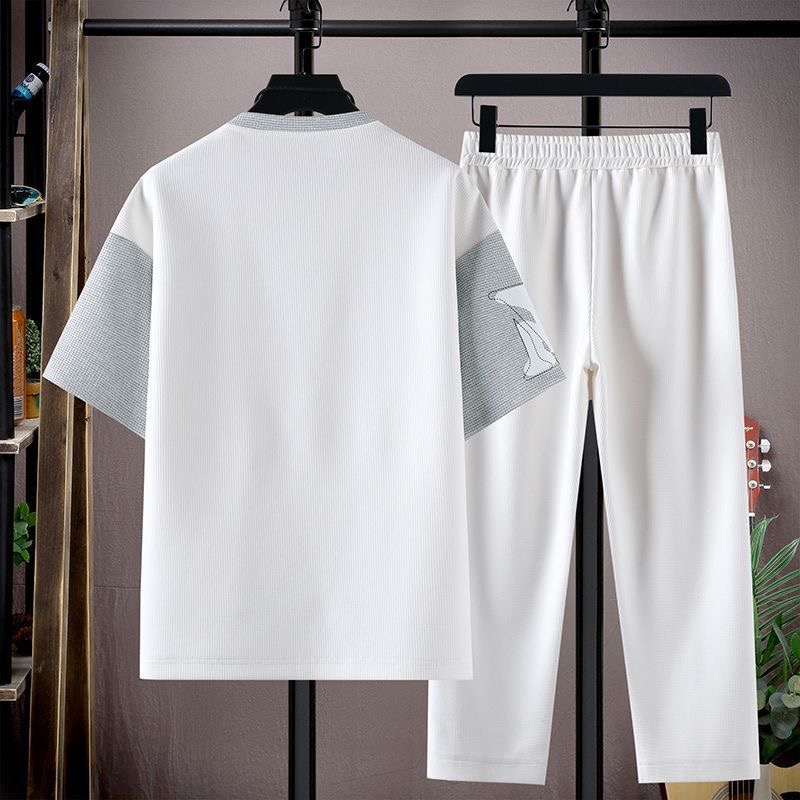 Kaus Lengan Pendek Motif Trend - Embroidery In The Piece ulasan dan harga