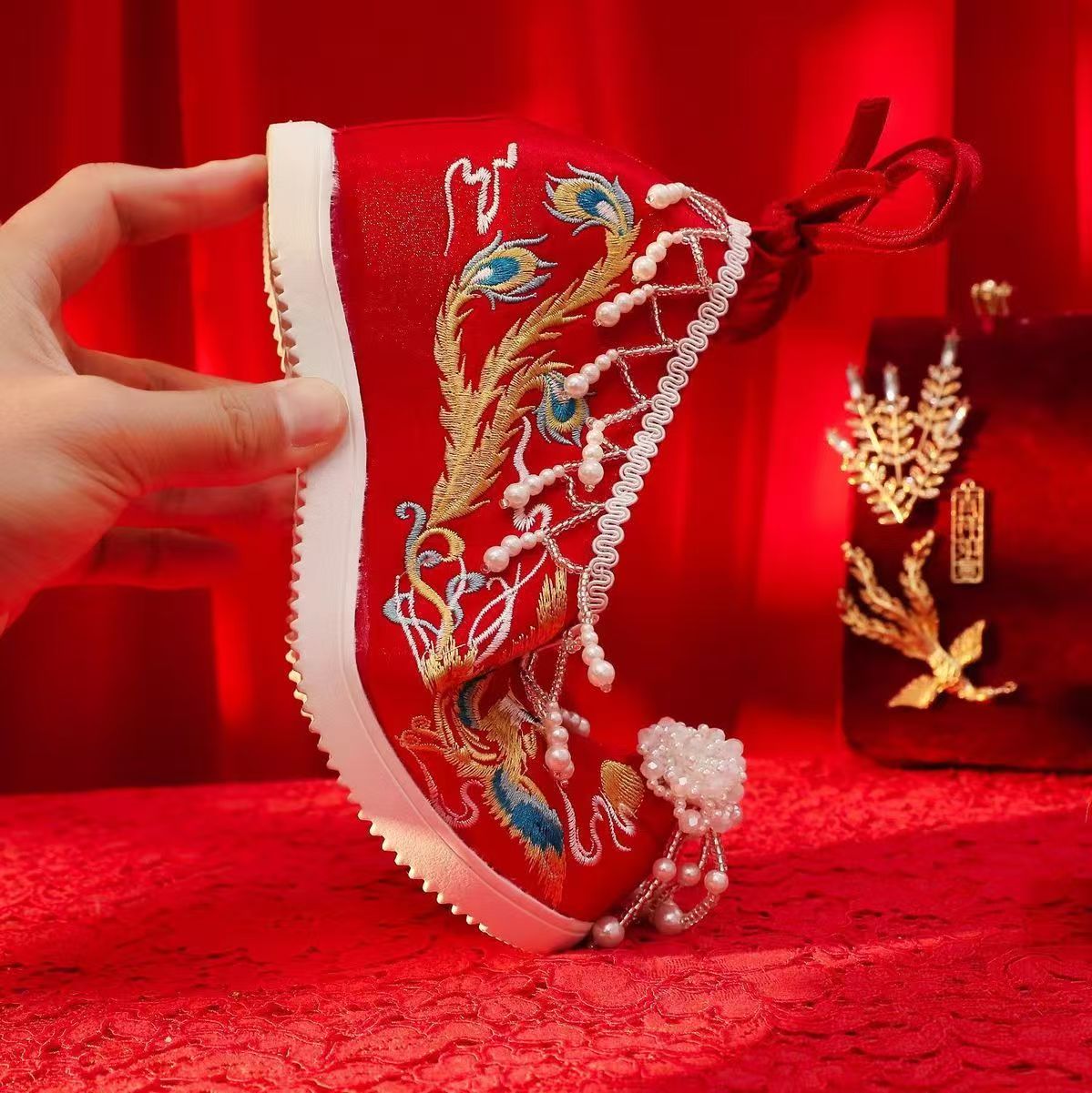 Sepatu Pengantin Wanita Merah  - Embroidery Style ulasan dan harga