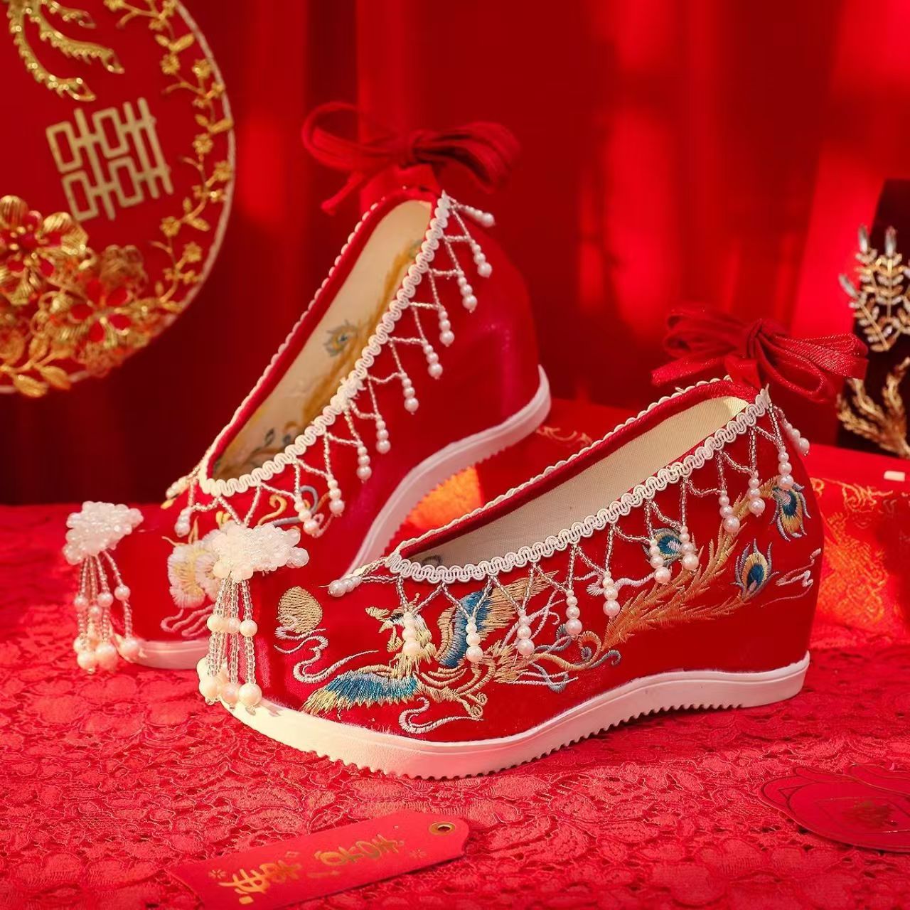 Sepatu Pengantin Wanita Merah  - Embroidery Style ulasan dan harga